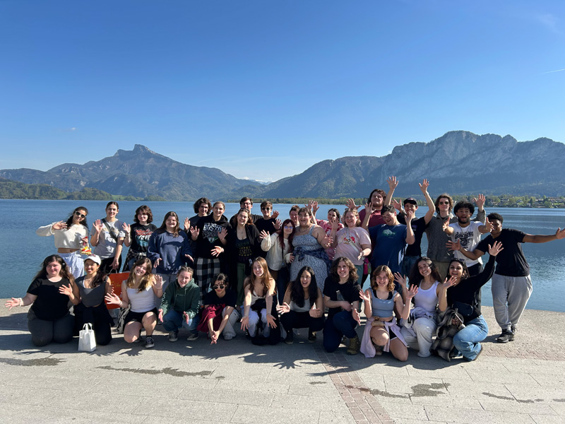 The Minnesingers go to Italy