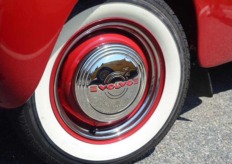 Volvo-hubcap.JPG