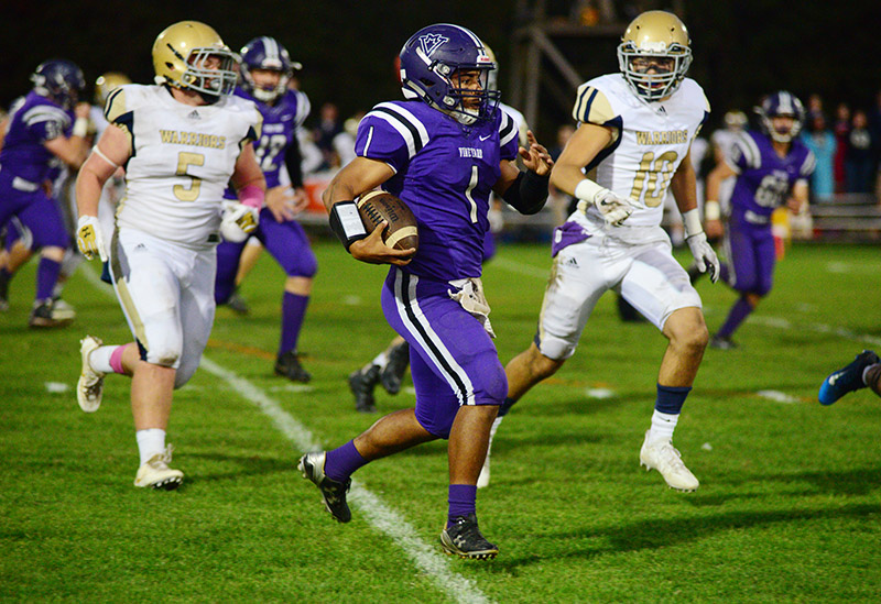 Zach-Moreis-TD-run.JPG