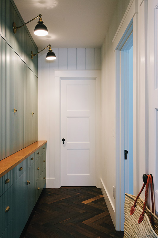 sullivan + associates _Pantry2_photo credit Elizabeth Cecil.jpg