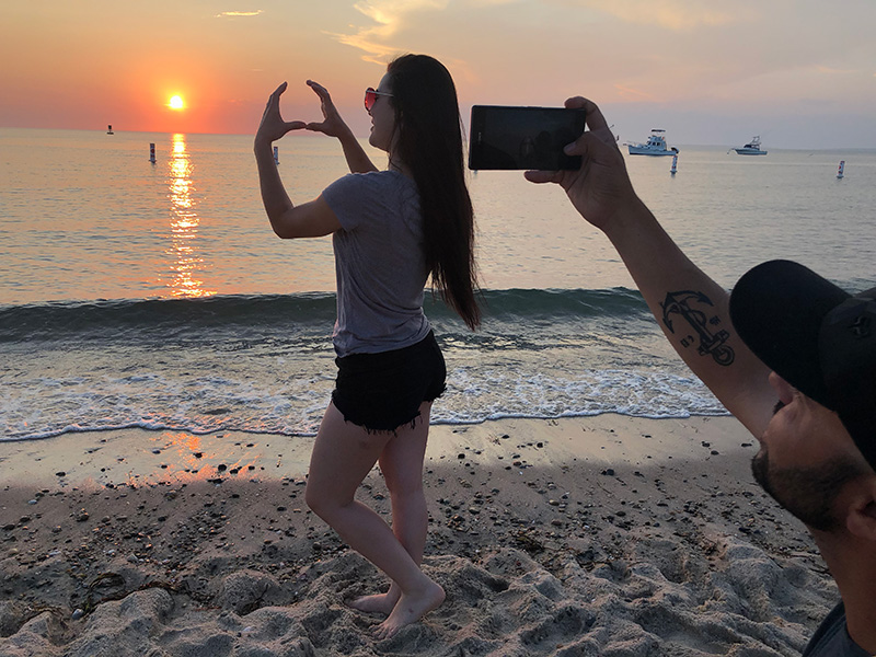 PS_Vineyard-Scene_Menemsha-Sunset_Fernanda-Catalunha_02.jpg