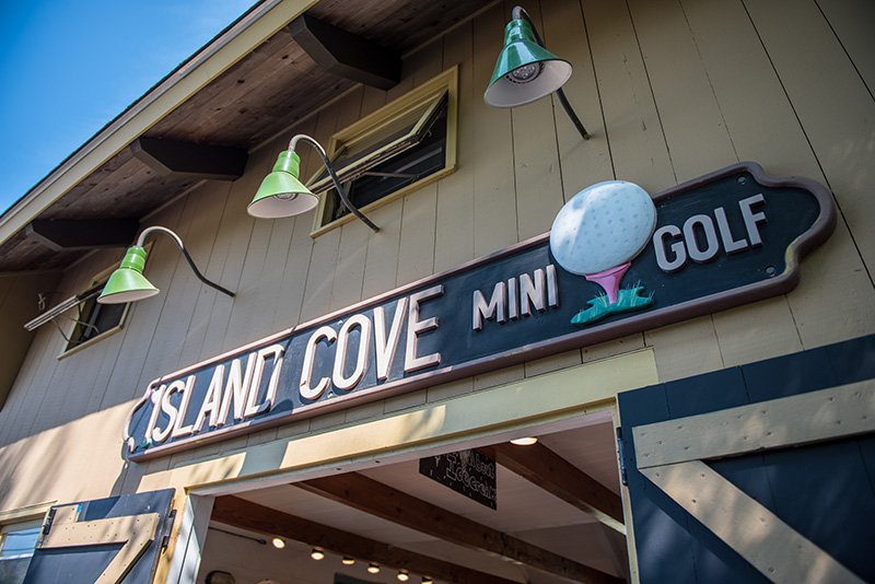 GEM_Island-Cove-Mini-Golf_01.jpg