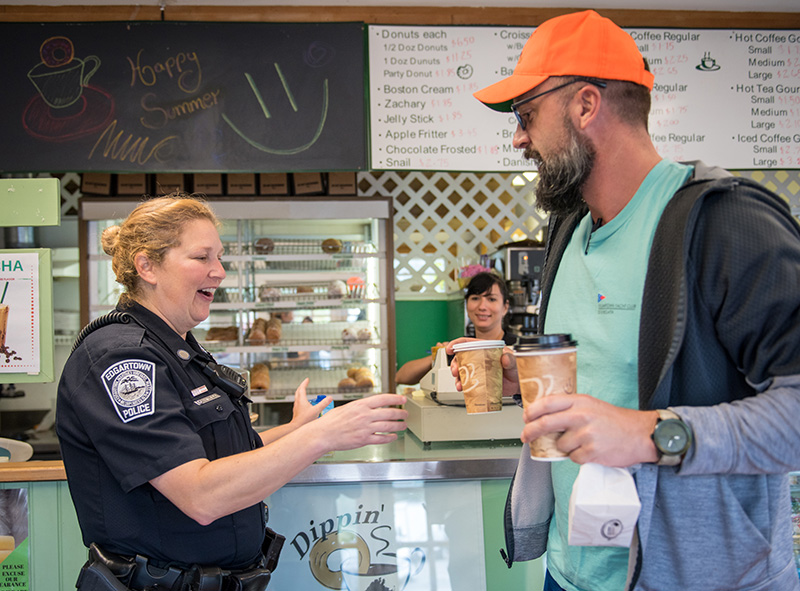 GEM_Dippin-Donuts_Coffee-With-Cops_Stephanie-Immelt_Joel-Scrogin