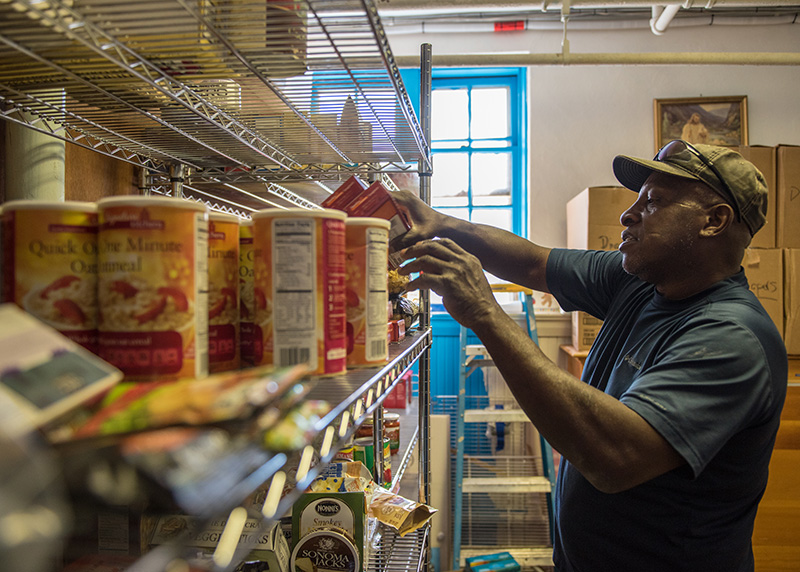 GEM_Food-Pantry_Dewayne-Posey_10.jpg
