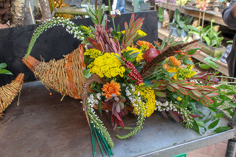 BB_DIY-Holiday-Decor_Morrice-Florist_Cornucopia_07.jpg
