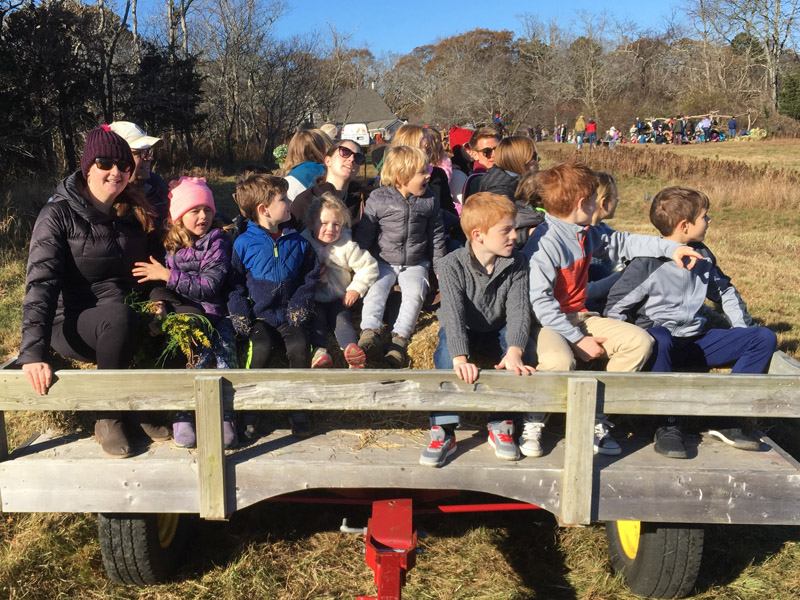Felix-Neck_Fall-Festival_Hay-Ride_02.jpg