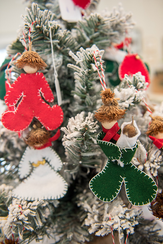GEM_Christmas-Ornaments_09.jpg