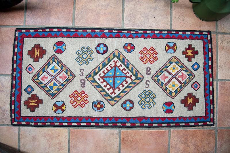 GEM_Hooking-Rugs_Sandy-Broyard_05.jpg