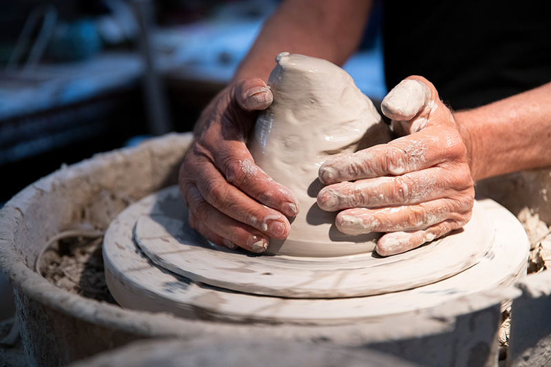 LP_Chilmark_Pottery_Geoffery_Borr_01.jpg