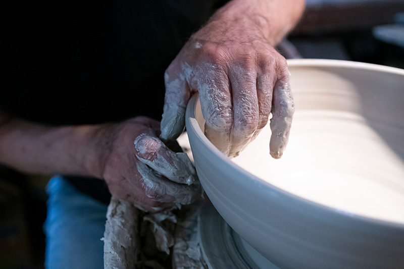 LP_Chilmark_Pottery_Geoffery_Borr_04.jpg