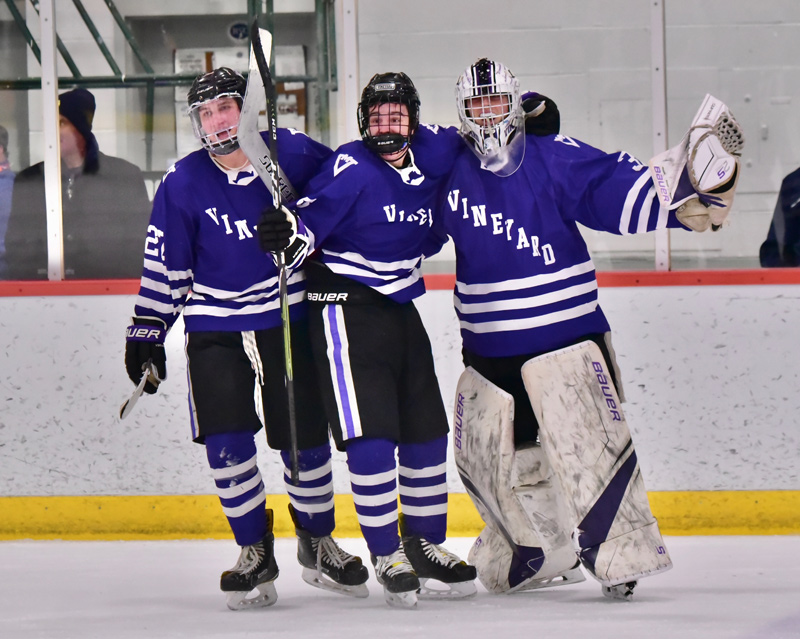 Zarba_Boys_Hockey_Playoffs_09.jpg