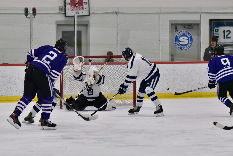 Zarba_Boys_Hockey_Playoffs_10.jpg
