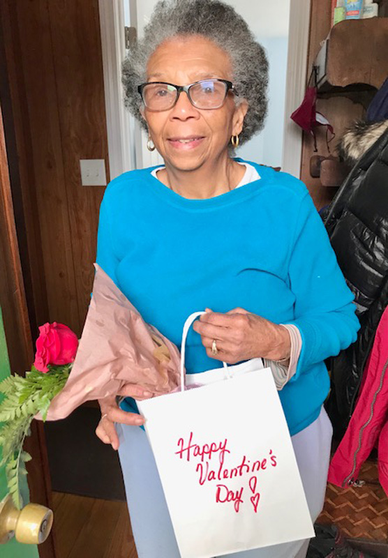 bebe-green-valentine-gift-bag.jpg