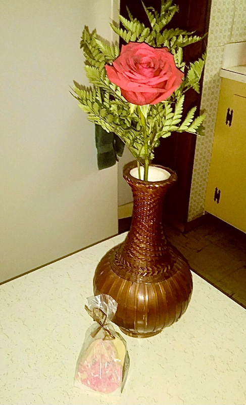 valentine-gift-bag-contents.jpg