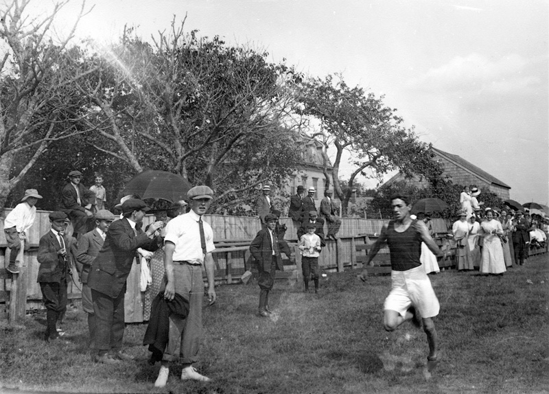 242b.-1912-Ag-Fair-single-runner-race.jpg