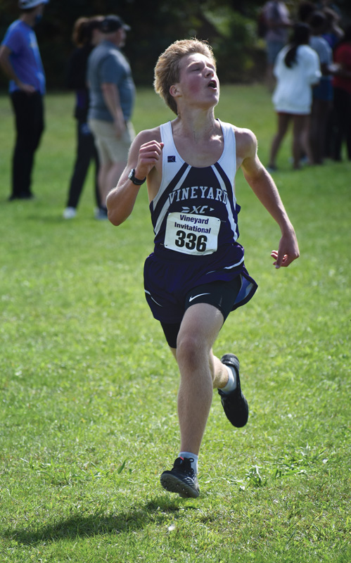 Linus-Munn-Boys-JV-finish.jpg
