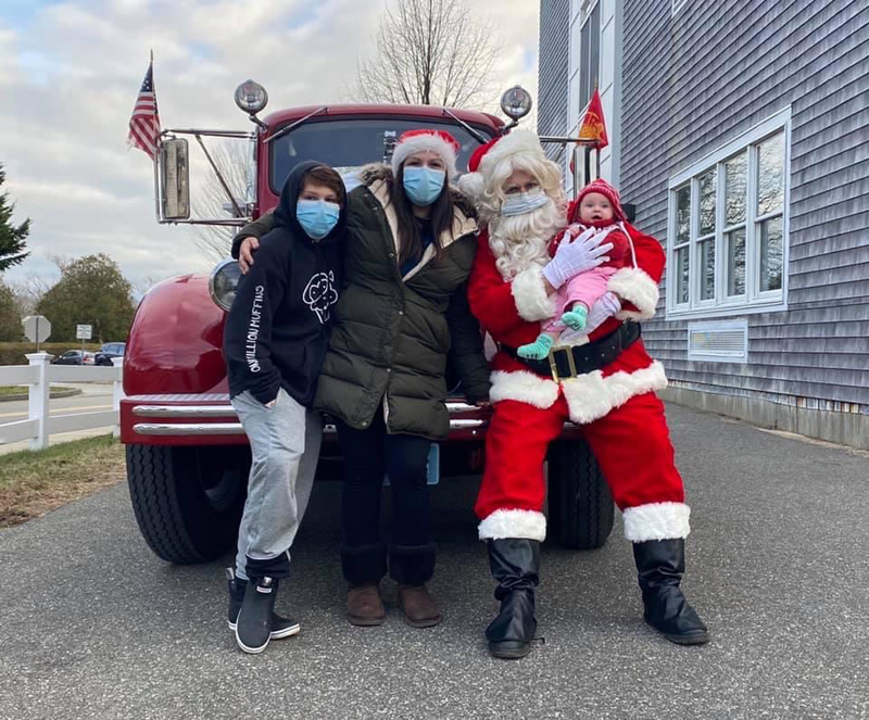 edgartown-library-santa-1.jpg