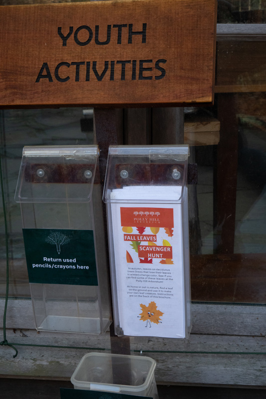 polly-hill-arboretum-pamphlets-2.jpg