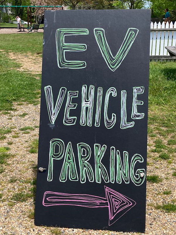 EV-vehicle-parking-sign.jpg