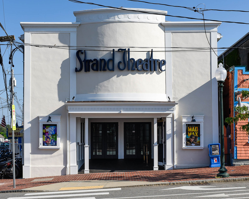 strand-theatre-oak-bluffs.jpg