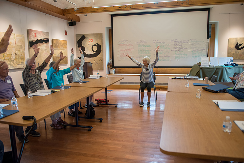 Elderly-Balance-Class_Stevie-Kernick_05.jpg