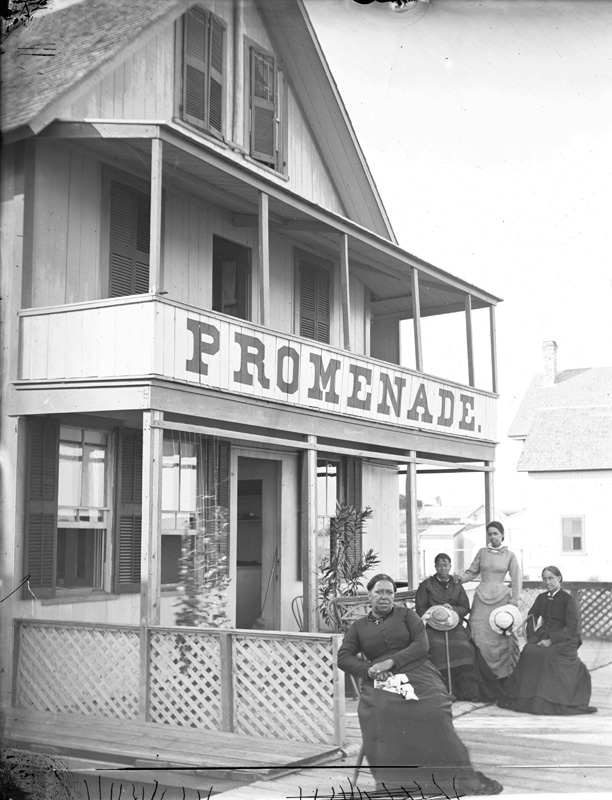 Group_at_Promenade.jpg