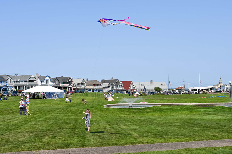 Regan Fisher age 6 from OB flying her kite-4282.jpg
