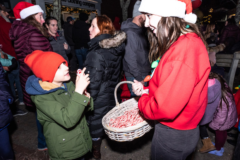OB-Holiday-events-tree-lighting-4.jpg