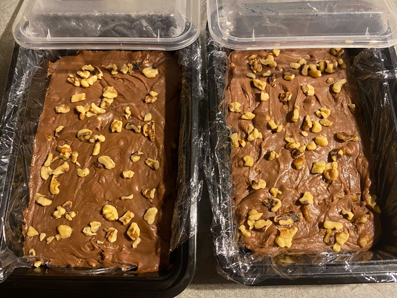 Fudge-in-containers.jpg