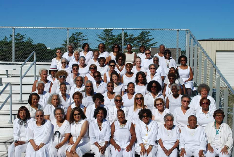 the-cottagers-marthas-vineyard.jpg