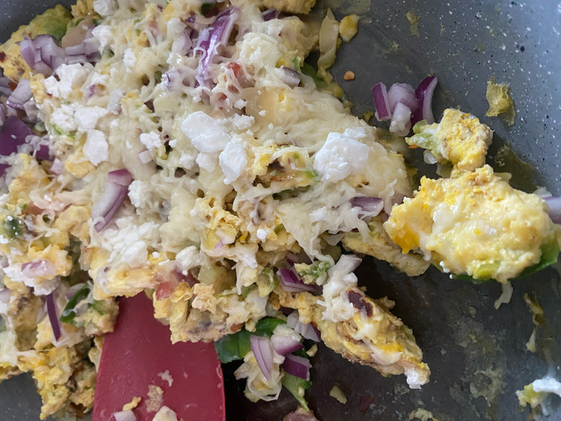 Scrambled-eggs-pan-1.jpg