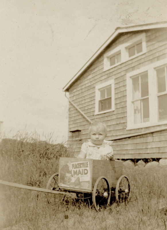 JaneNeumannSlater_InWagon.jpg