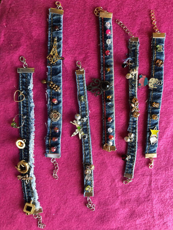 2_22_Fiberarts_Anna D’Addarie_denim braclets