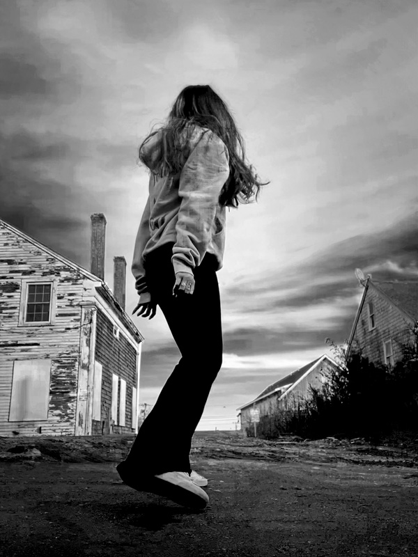 Scared Girl (Elloah Ferreira)