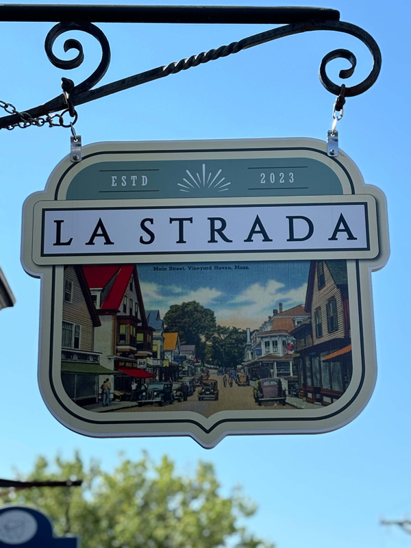 la-strada-sign-good