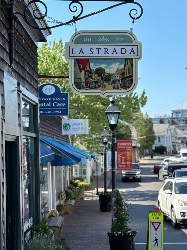 la-strada-street-and-sign3