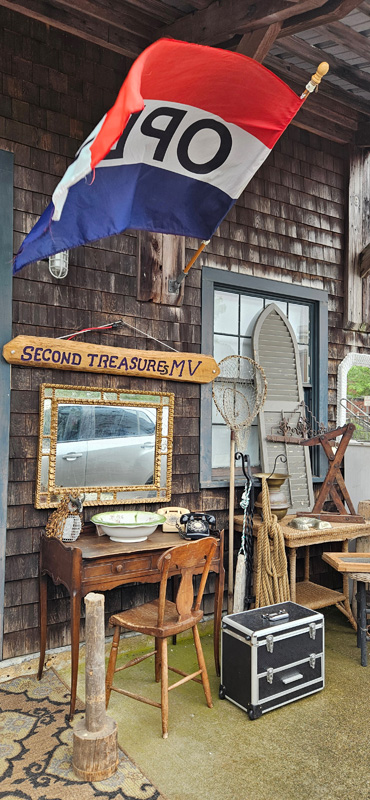 3_Treasures.jpg