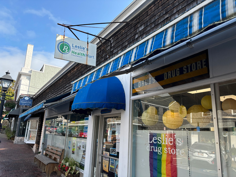 Leslie’s Pharmacy is planning to close its doors this month.