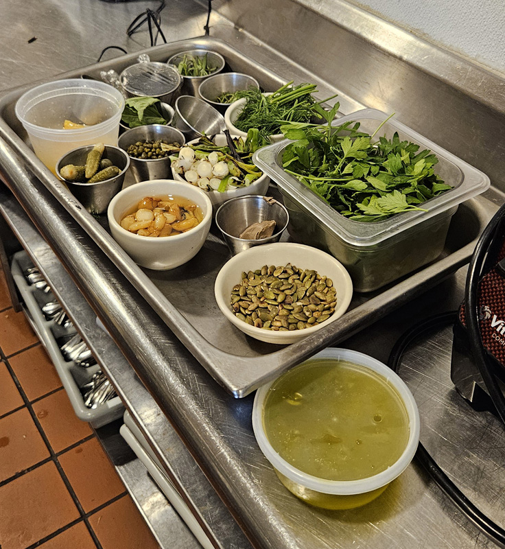 1.kitchen.jpg