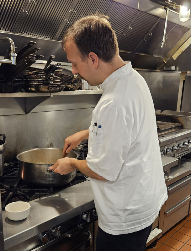 3.kitchen.jpg