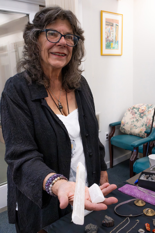 Sue_Angeley_Crystal_practitioner_8.jpg