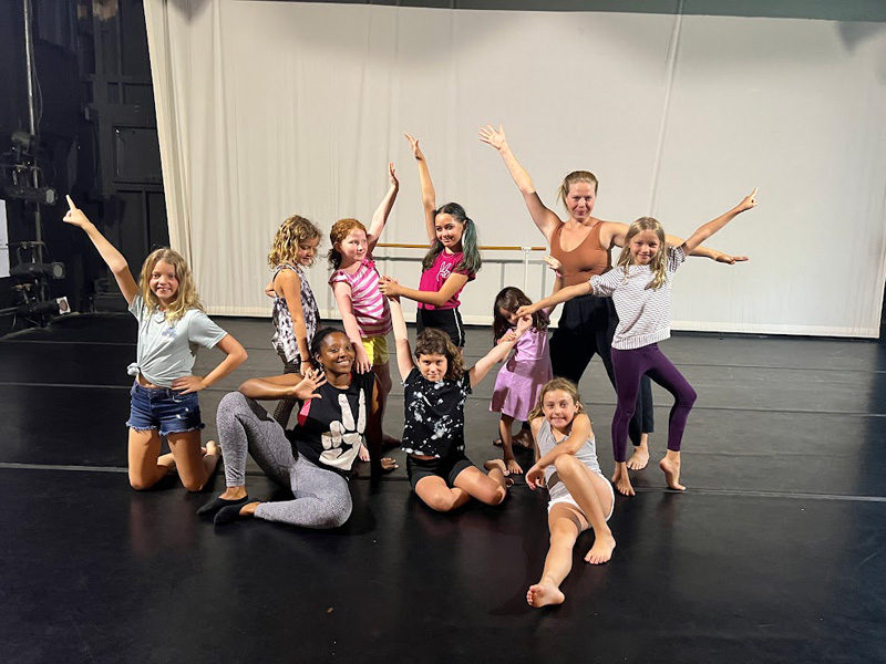 Kids Do Dance.