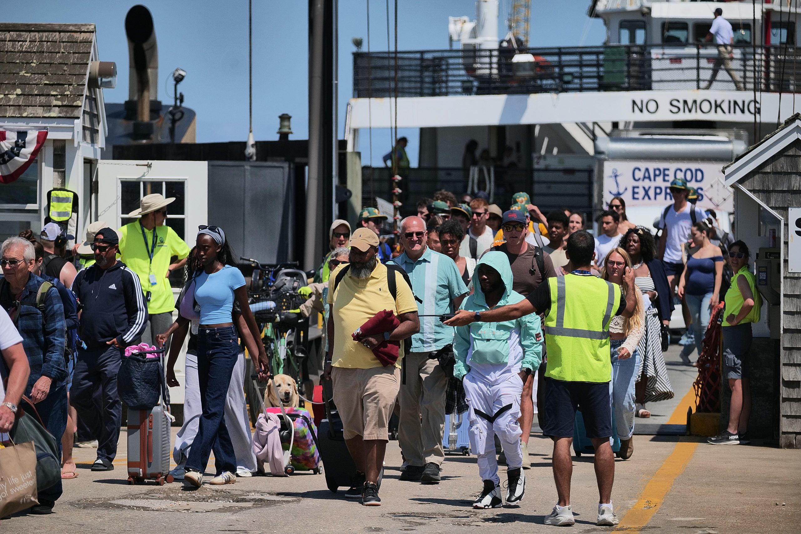 Martha’s Vineyard Airport passenger traffic falls 3.4% Jan‑Aug 2026 but August climbs 5.4%